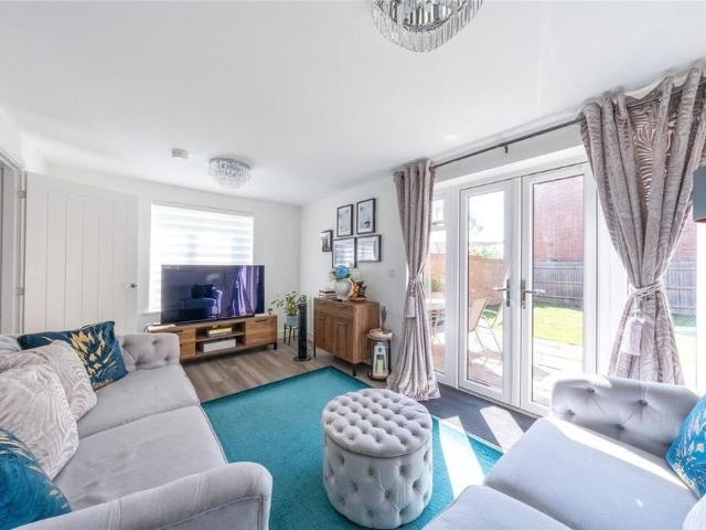 3 bedroom detached house to rent