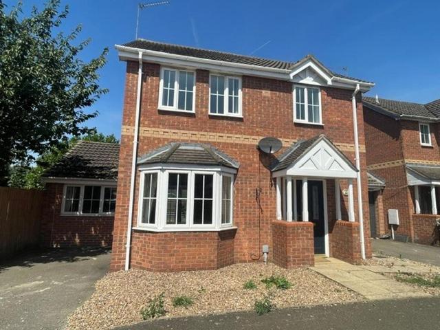 3 bedroom detached house to rent