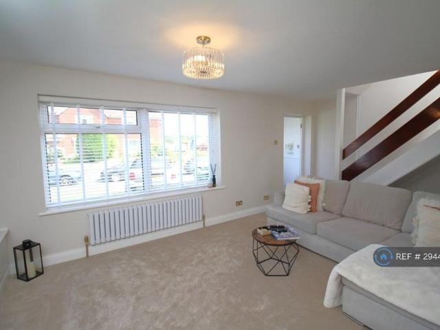 3 bedroom detached house to rent