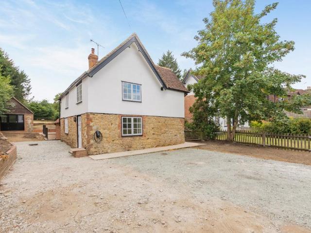 3 bedroom detached house to rent