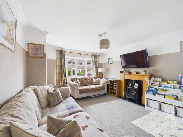 3 bedroom detached house to rent