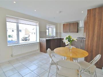 3 bedroom detached house to rent