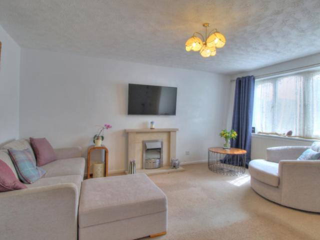 3 bedroom detached house to rent