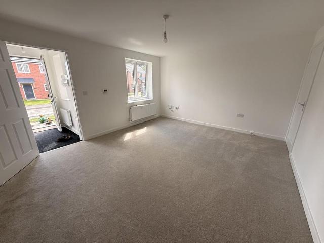 3 bedroom detached house to rent