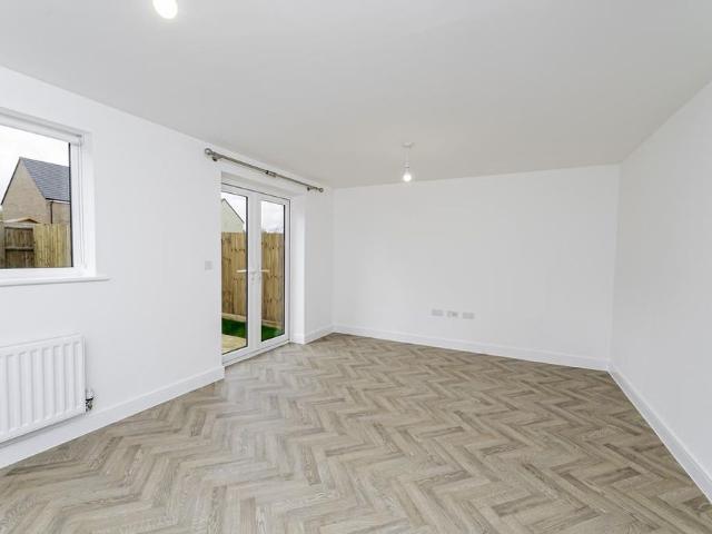 3 bedroom detached house to rent