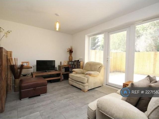 3 bedroom detached house to rent