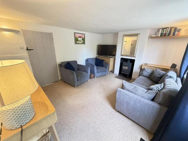 3 bedroom detached house to rent