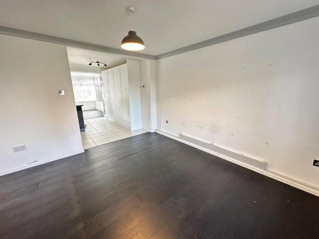 3 bedroom detached house to rent