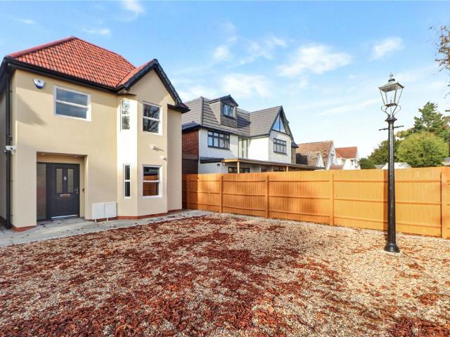 3 bedroom detached house to rent