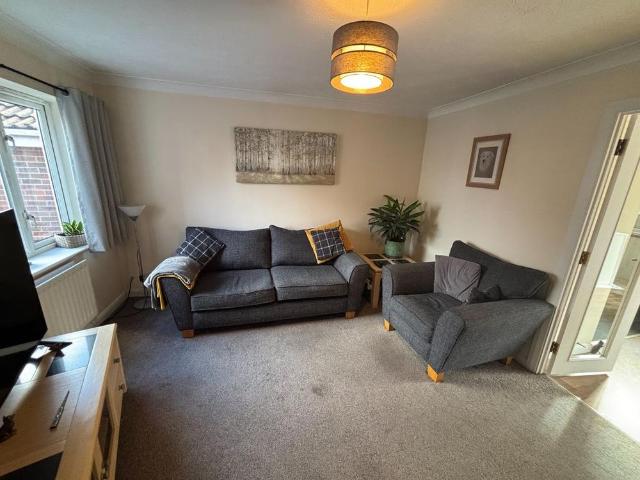 3 bedroom detached house to rent