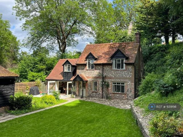 3 bedroom detached house to rent