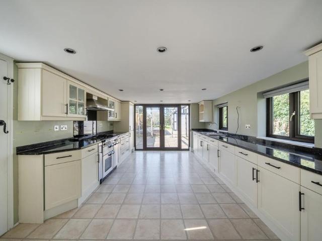 3 bedroom detached house to rent