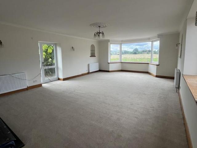 3 bedroom detached house to rent