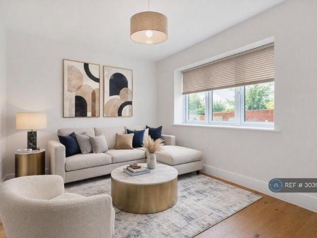 3 bedroom detached house to rent