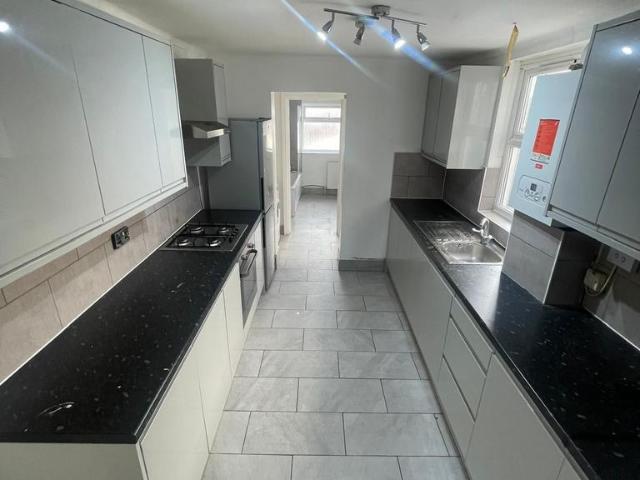 3 bedroom detached house to rent