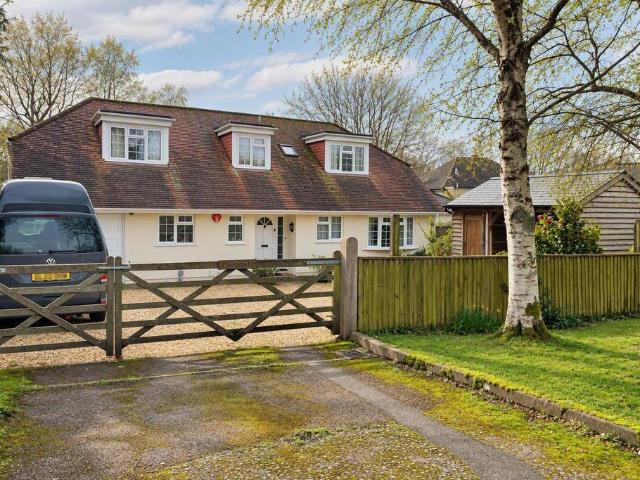 3 bedroom detached house to rent