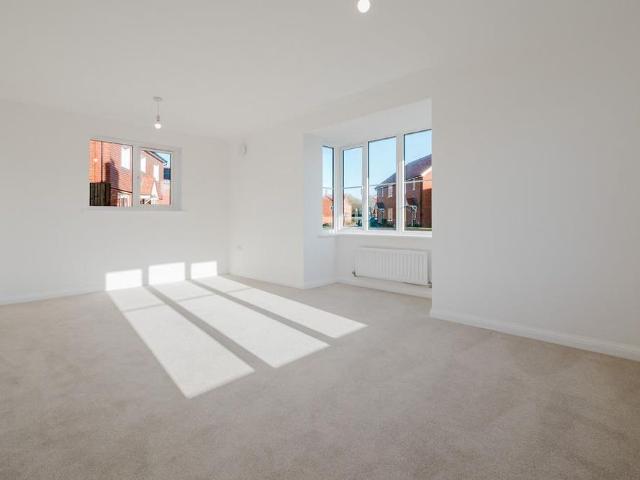 3 bedroom detached house to rent