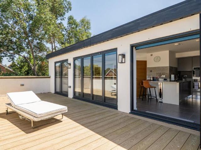 3 bedroom detached house to rent