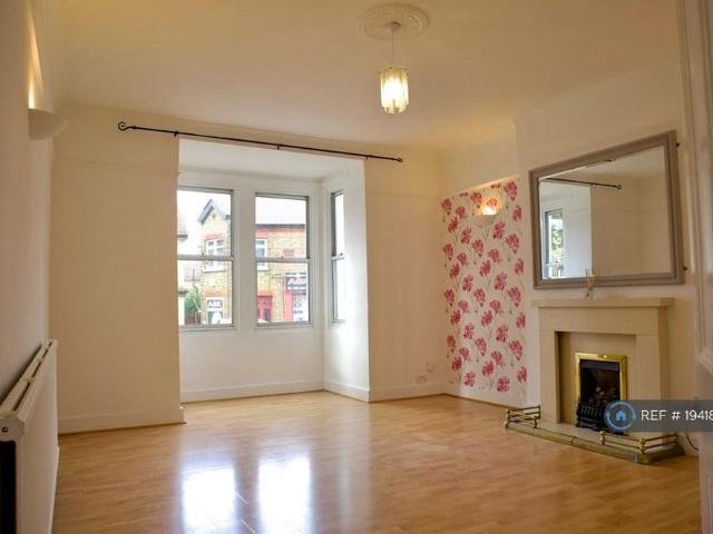 3 bedroom detached house to rent