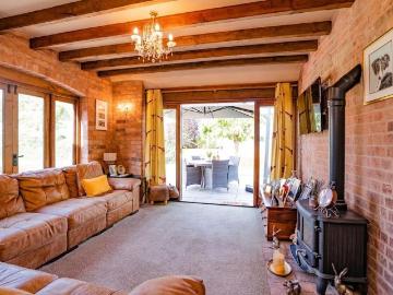 3 bedroom detached house to rent