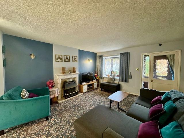 3 bedroom detached house to rent