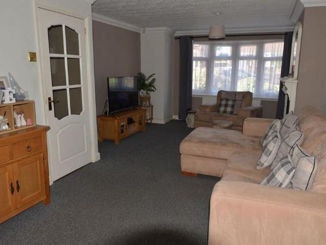 3 bedroom detached house to rent