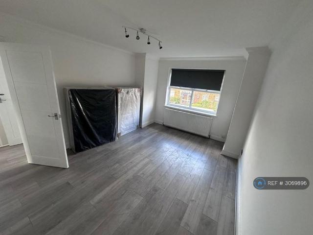 3 bedroom detached house to rent