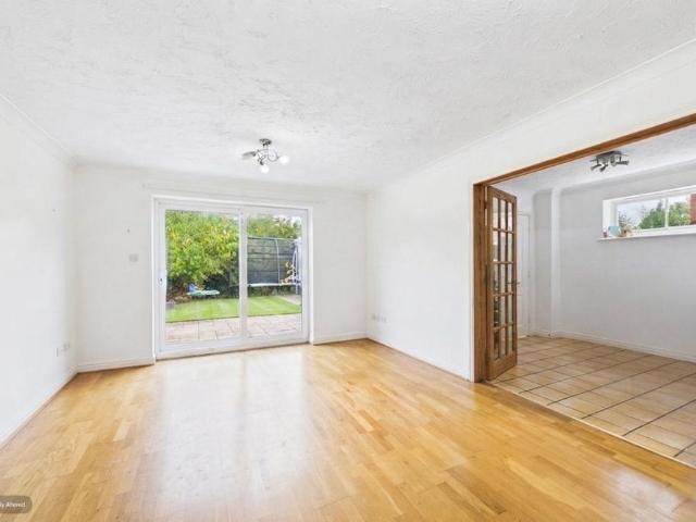 3 bedroom detached house to rent