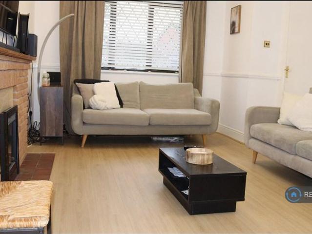 3 bedroom detached house to rent
