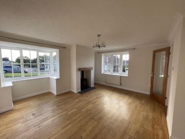 3 bedroom detached house to rent