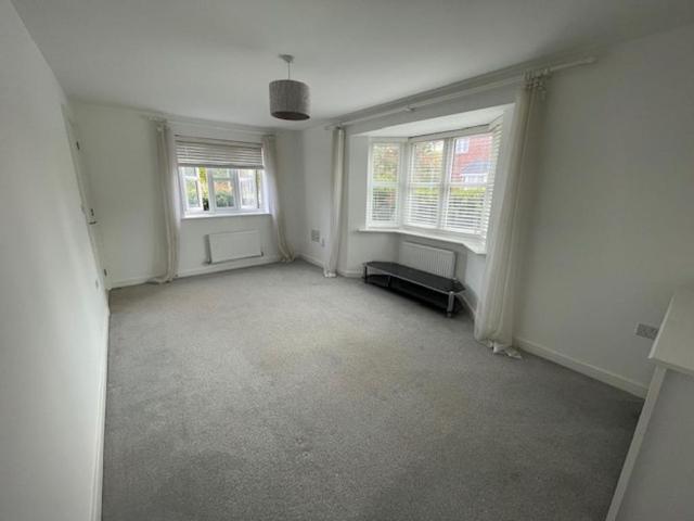 3 bedroom detached house to rent