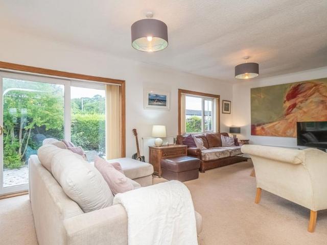 3 bedroom detached house to rent