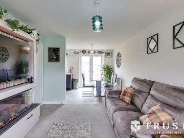 3 bedroom detached house to rent
