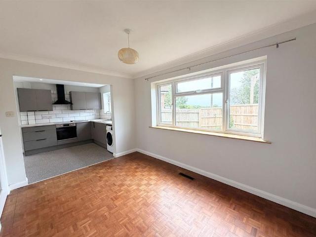 3 bedroom detached house to rent