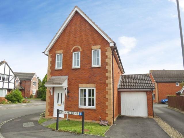 3 bedroom detached house to rent