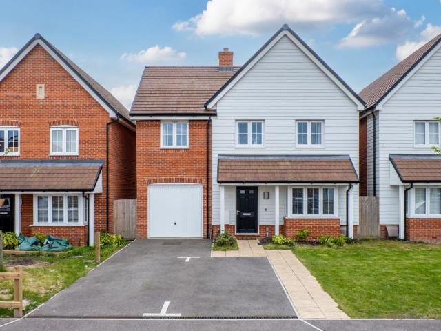 3 bedroom detached house to rent
