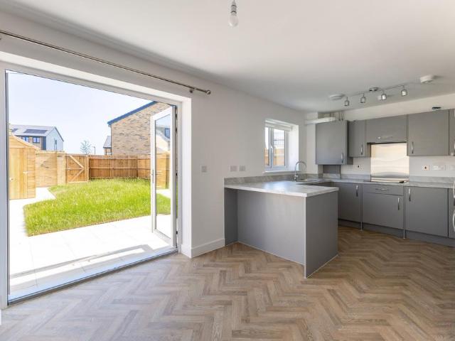 3 bedroom detached house to rent