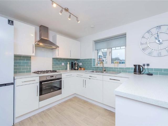 3 bedroom detached house to rent