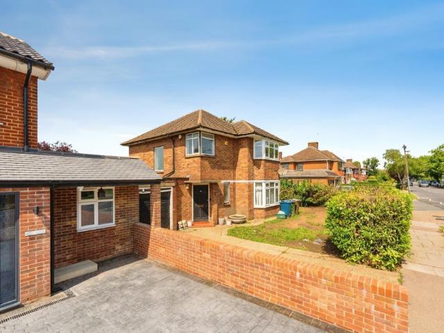 3 bedroom detached house to rent
