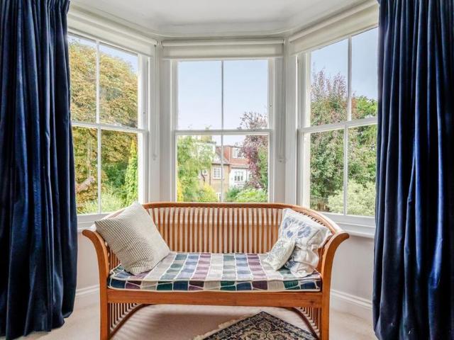 3 bedroom detached house to rent