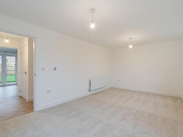 3 bedroom detached house to rent
