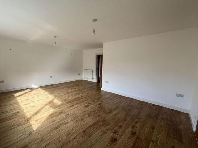 3 bedroom detached house to rent