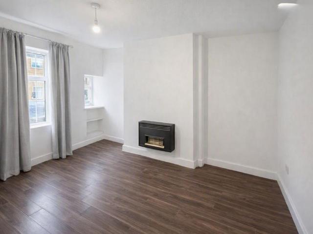 3 bedroom detached house to rent