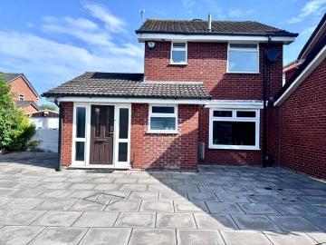 3 bedroom detached house to rent
