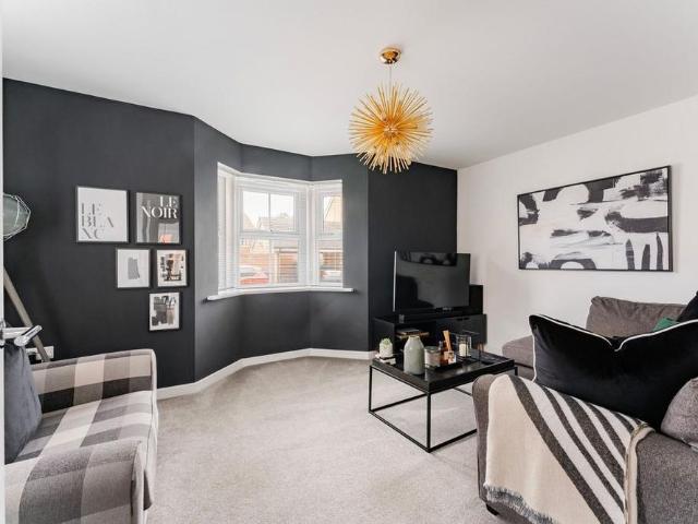3 bedroom detached house to rent