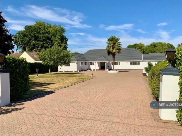 3 bedroom detached house to rent