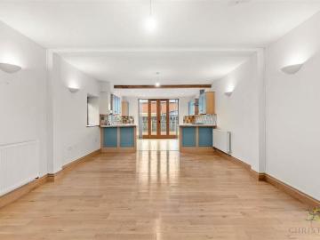 3 bedroom detached house to rent