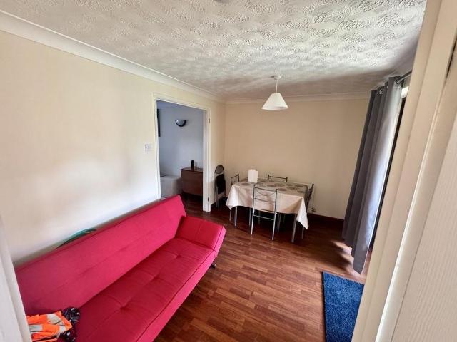 3 bedroom detached house to rent