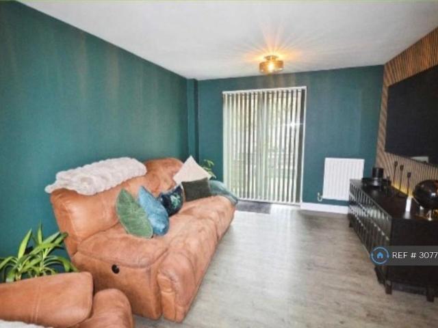 3 bedroom detached house to rent