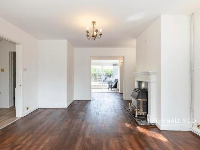 3 bedroom detached house to rent